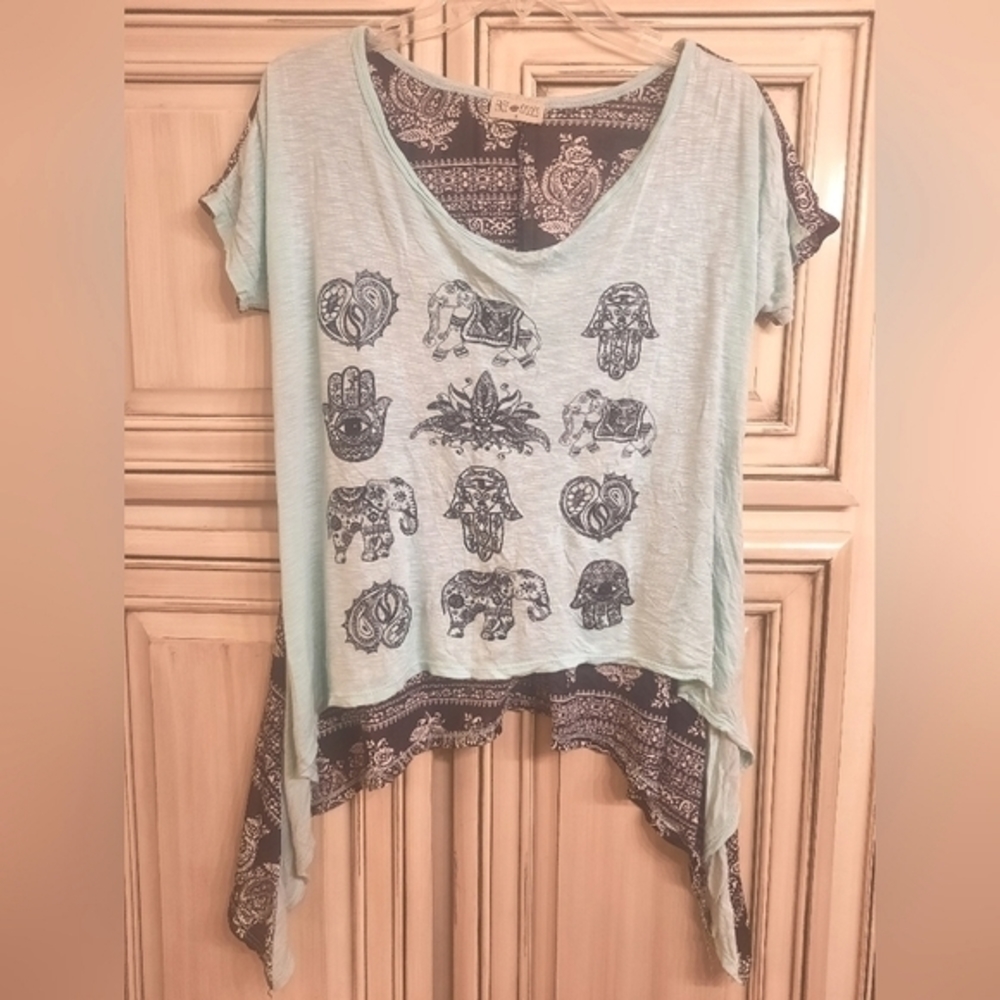 Free Kisses Lightweight Top! SMALL - Hamsa‎ Hand Budda